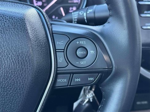 Used 2018 Toyota Camry SE image 23