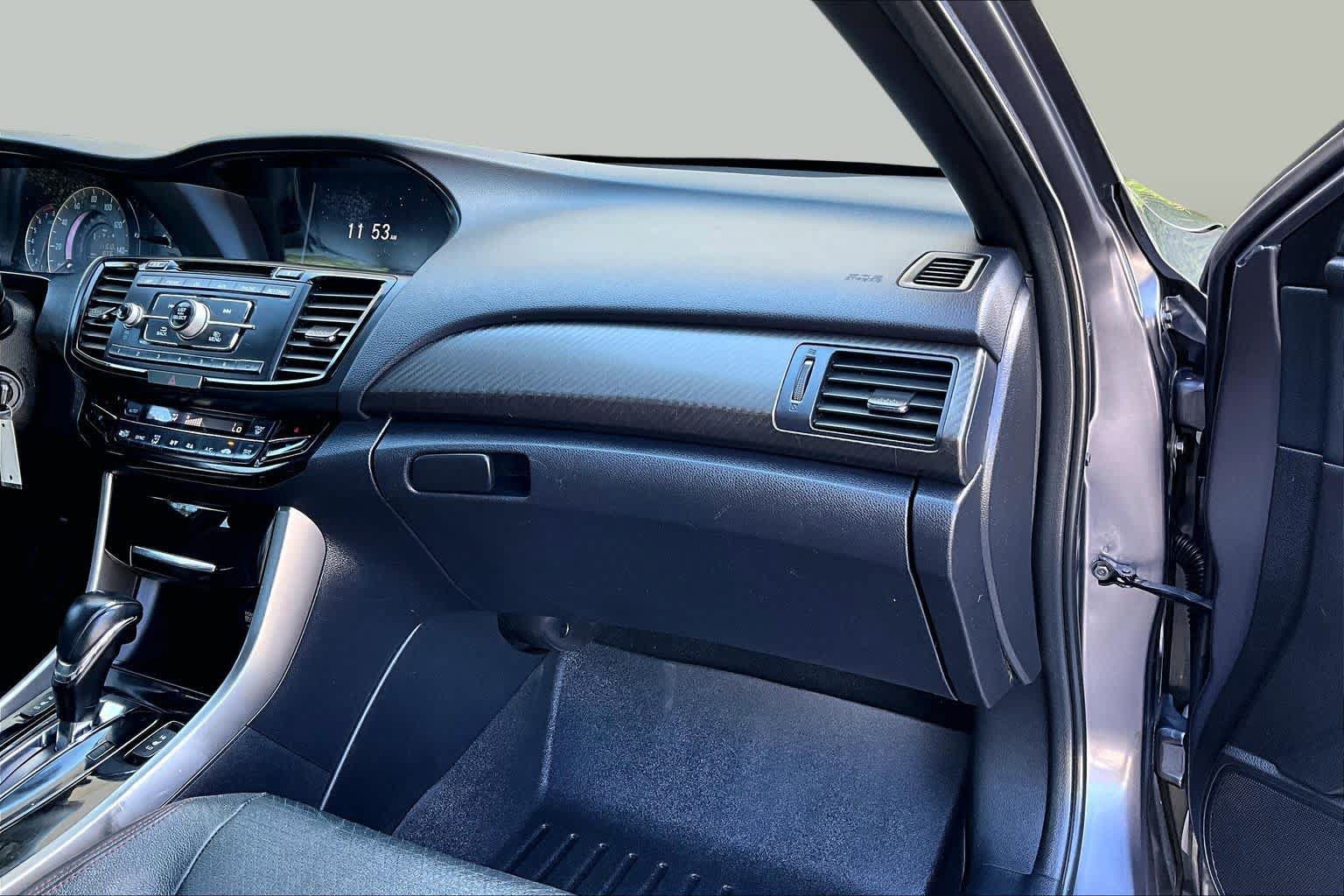 Used 2017 Honda Accord Sport Special Edition image 19