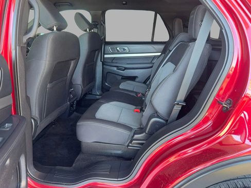Used 2018 Ford Explorer XLT w/ Equipment Group 201A AWD/4WD image 25
