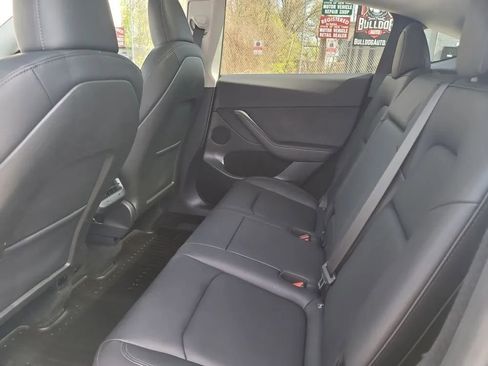 Used 2023 Tesla Model Y 2WD image 24