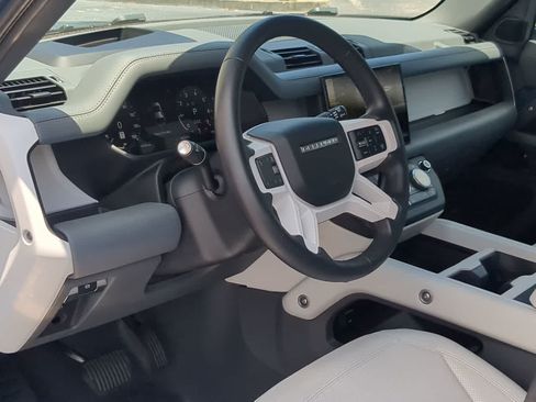 Certified 2025 Land Rover Defender 110 X-Dynamic SE AWD/4WD image 10