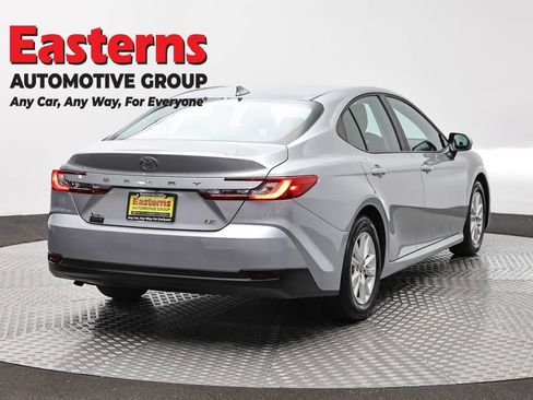 Used 2025 Toyota Camry LE FWD image 5