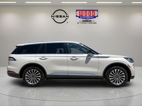 Used 2024 Lincoln Aviator Reserve w/ Equipment Group 201A AWD/4WD image 2