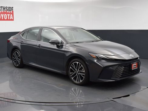 Used 2025 Toyota Camry XLE w/ Premium Plus Package AWD/4WD image 6