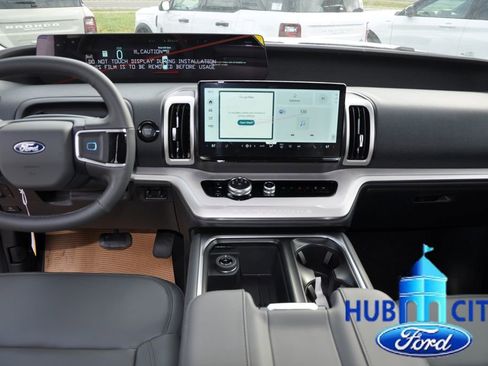 New 2026 Ford Expedition Active image 12