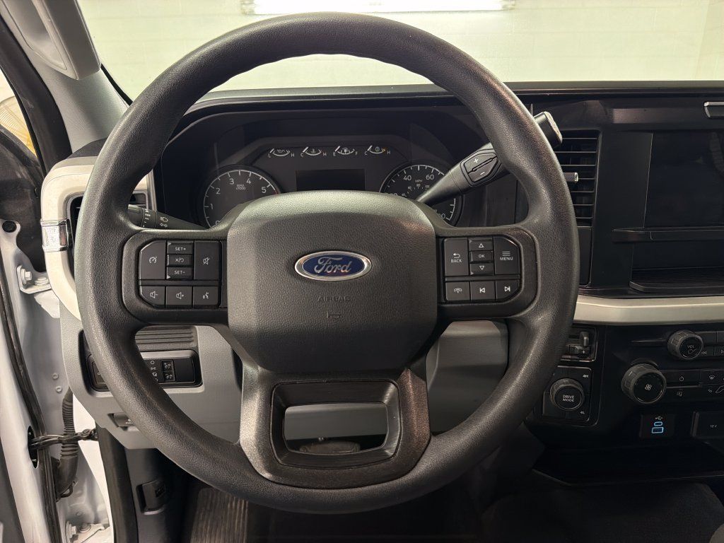 Used 2025 Ford F250 XLT AWD/4WD image 17