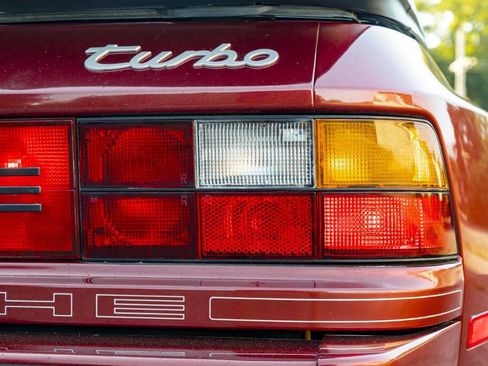 Used 1986 Porsche 944 Turbo image 32