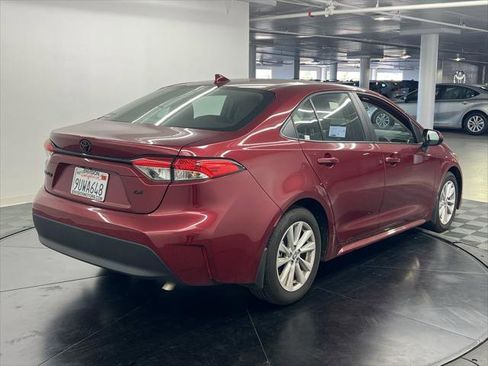 Certified 2025 Toyota Corolla LE image 4