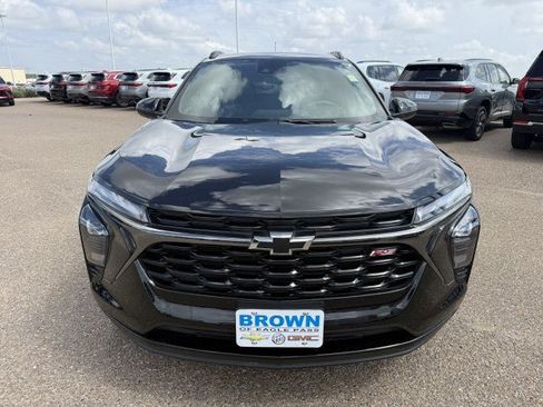 Used 2025 Chevrolet Trax RS FWD image 4