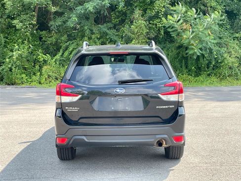 Used 2023 Subaru Forester Premium AWD/4WD image 4