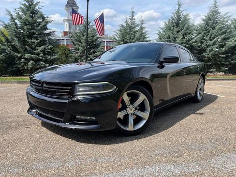 Used 2017 Dodge Charger R/T RWD image 45