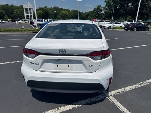 Used 2024 Toyota Corolla LE FWD image 5