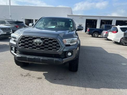 Used 2021 Toyota Tacoma TRD Off-Road AWD/4WD image 13