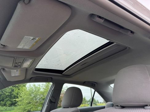 Used 2010 Toyota Camry LE FWD image 32
