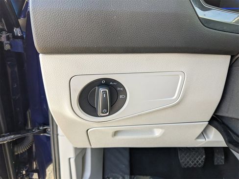 Certified 2023 Volkswagen Tiguan SE image 25