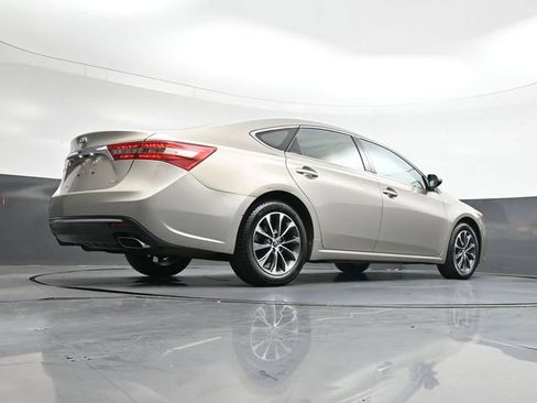 Used 2016 Toyota Avalon XLE Premium FWD image 32