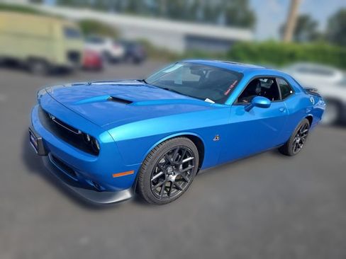 Used 2016 Dodge Challenger R/T Scat Pack w/ Leather Interior Group RWD image 3