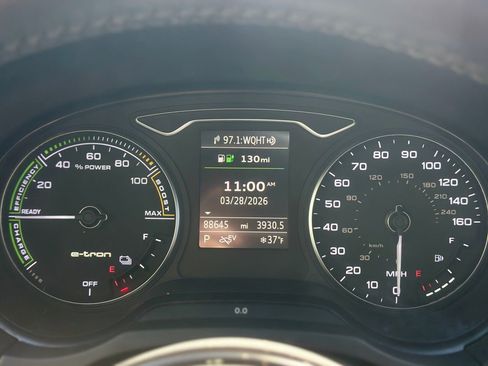 Used 2016 Audi A3 e-tron Premium w/ Audi MMI Navigation Plus FWD image 11