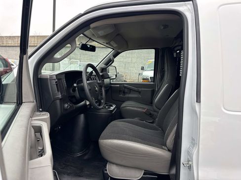 Used 2024 Chevrolet Express 2500 w/ Driver Convenience Package image 19