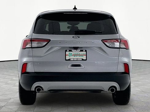 Used 2022 Ford Escape SE image 5