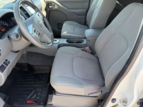 Used 2020 Nissan Frontier SV RWD image 10