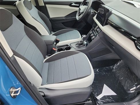 New 2025 Volkswagen Taos S image 14