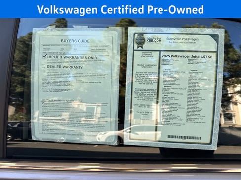 Certified 2025 Volkswagen Jetta SE w/ Sunroof Package image 35