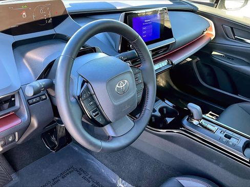 Used 2024 Toyota Prius Prime XSE image 17