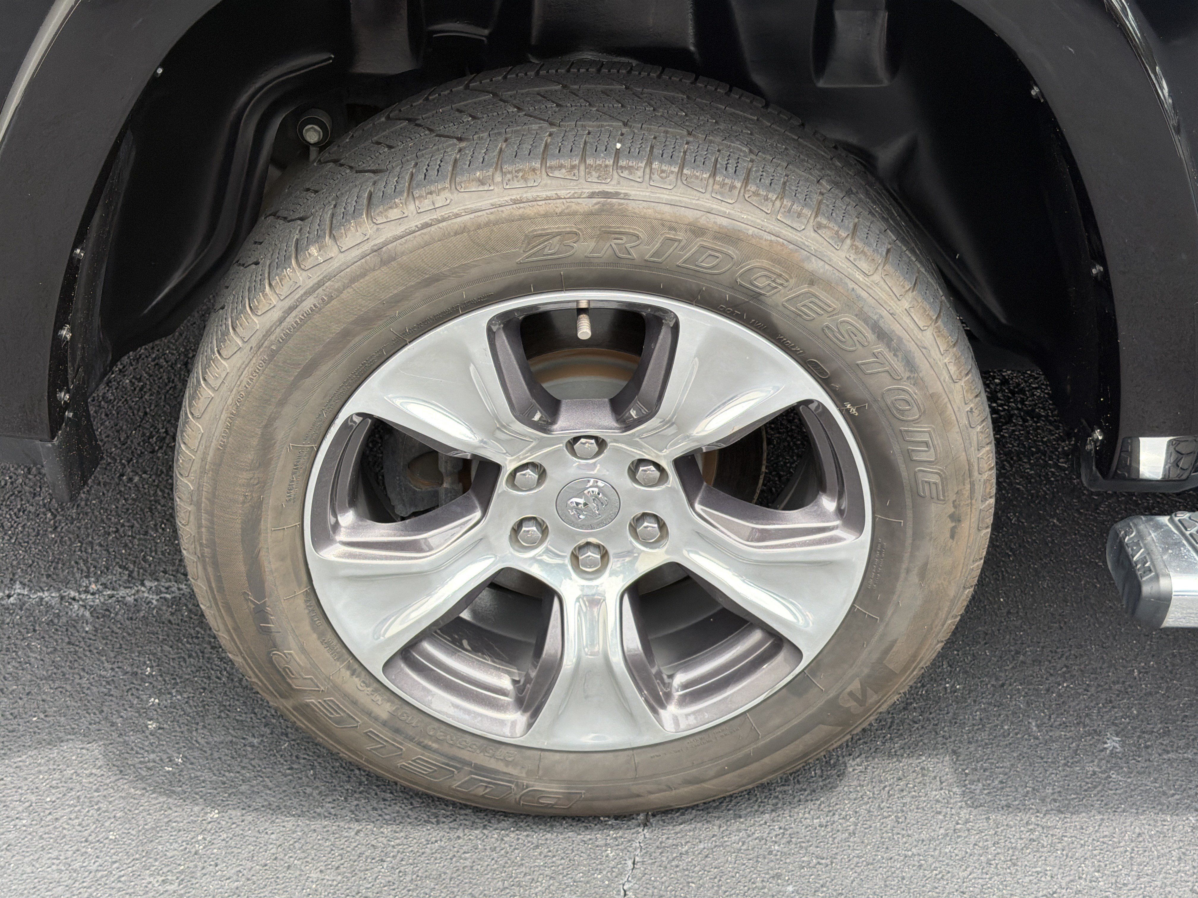 Used 2020 RAM 1500 Laramie AWD/4WD image 17