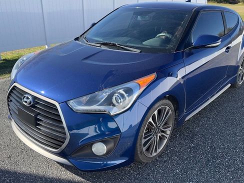 Used 2017 Hyundai Veloster Turbo image 2