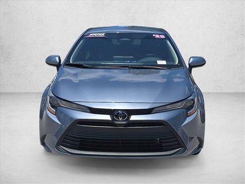 Used 2025 Toyota Corolla LE FWD image 2