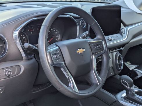 Used 2025 Chevrolet Blazer LT FWD image 14