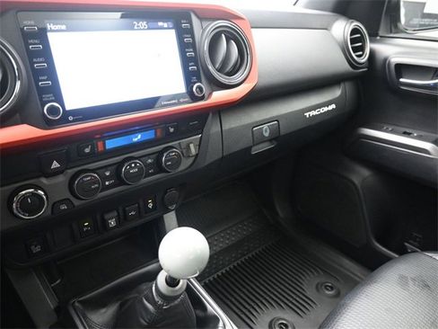 Used 2020 Toyota Tacoma TRD Sport w/ TRD Premium Sport Package image 30