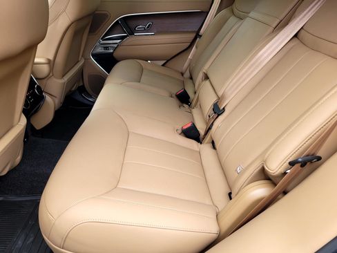 New 2026 Land Rover Range Rover SE AWD/4WD image 13