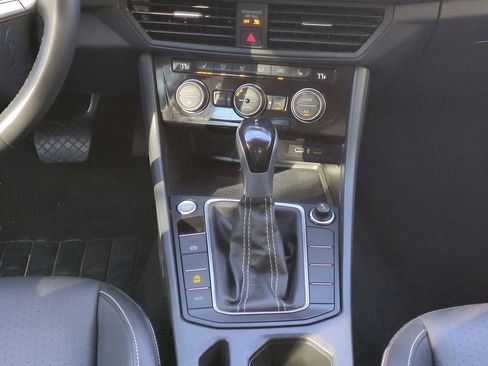 Used 2024 Volkswagen Jetta SE image 18