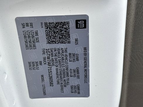 New 2025 GMC Savana 2500 w/ Driver Convenience Package image 30