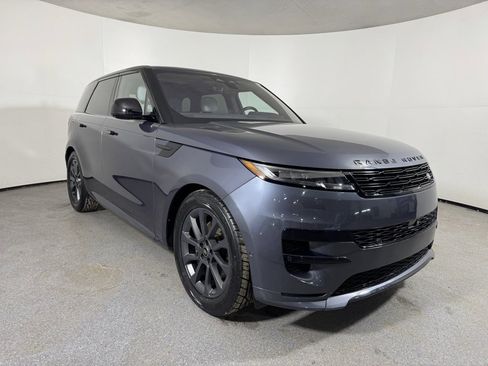 Used 2023 Land Rover Range Rover Sport SE Dynamic image 3