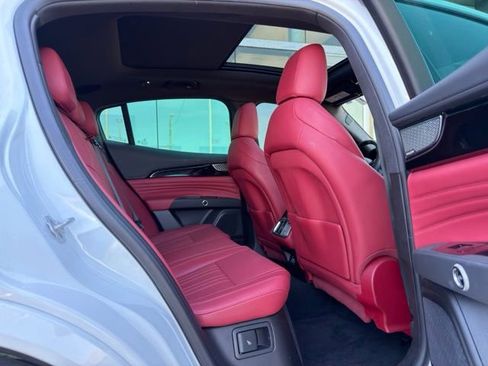 Used 2023 Maserati Grecale Modena AWD/4WD image 8