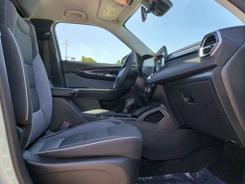 Used 2025 Chevrolet TrailBlazer LT AWD/4WD image 33