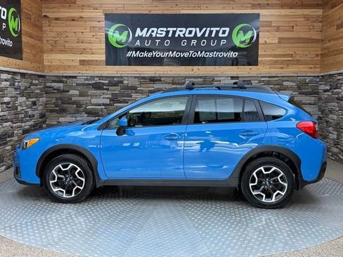 Used 2017 Subaru Crosstrek 2.0i Premium w/ Moonroof Package AWD/4WD image 6