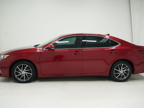 Used 2017 Lexus ES 350 w/ Luxury Package FWD image 7