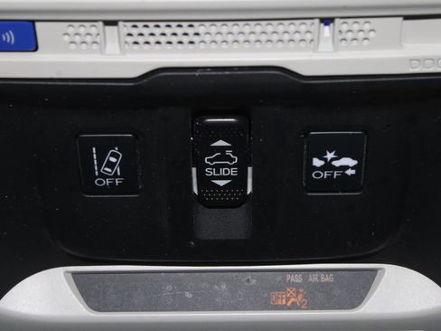 Used 2021 Subaru Forester Limited image 12