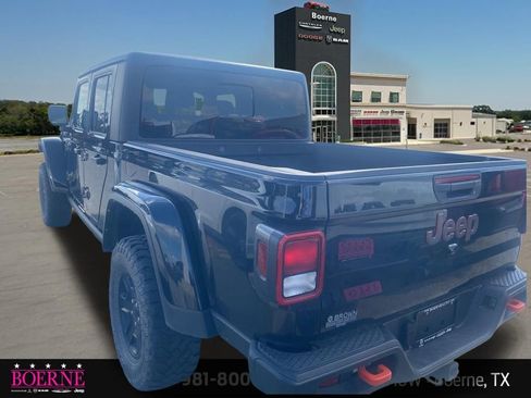 Used 2023 Jeep Gladiator Mojave w/ Cold Weather Group AWD/4WD image 9