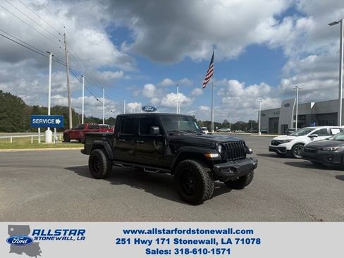 Used 2023 Jeep Gladiator Sport AWD/4WD image 1