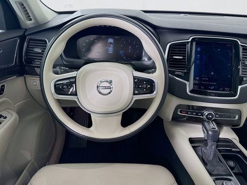 Used 2018 Volvo XC90 T6 Momentum w/ Convenience Package image 22