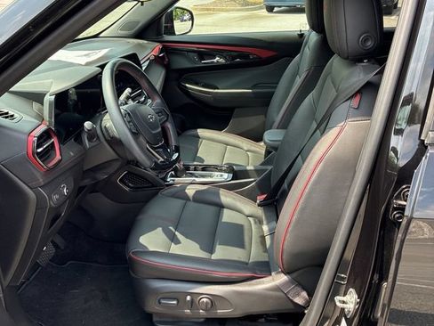 Used 2024 Chevrolet TrailBlazer RS w/ Driver Confidence Package FWD image 13