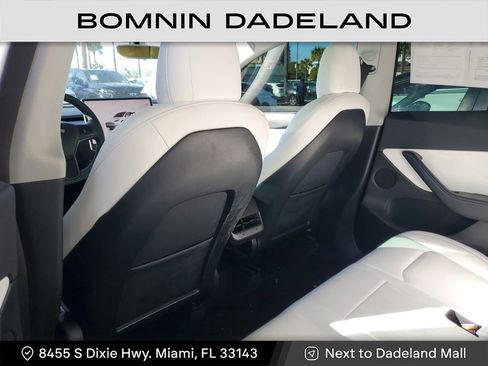 Used 2022 Tesla Model Y Long Range image 4