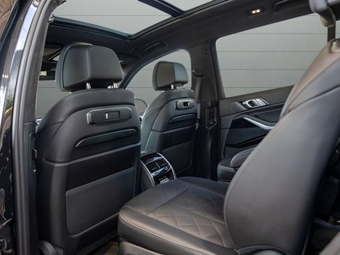 Used 2024 BMW X7 xDrive40i w/ M Sport Package AWD/4WD image 47