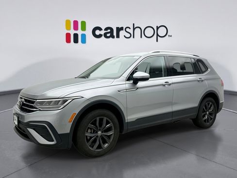 Used 2022 Volkswagen Tiguan SE image 1