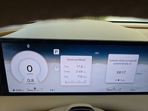 Used 2025 Genesis G80 2.5T image 31